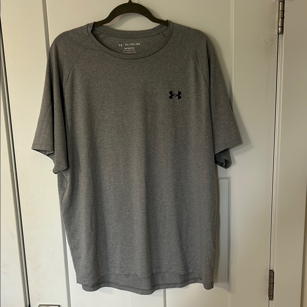 Under Armour Gray Short Sleeve Tee Performance Shirt